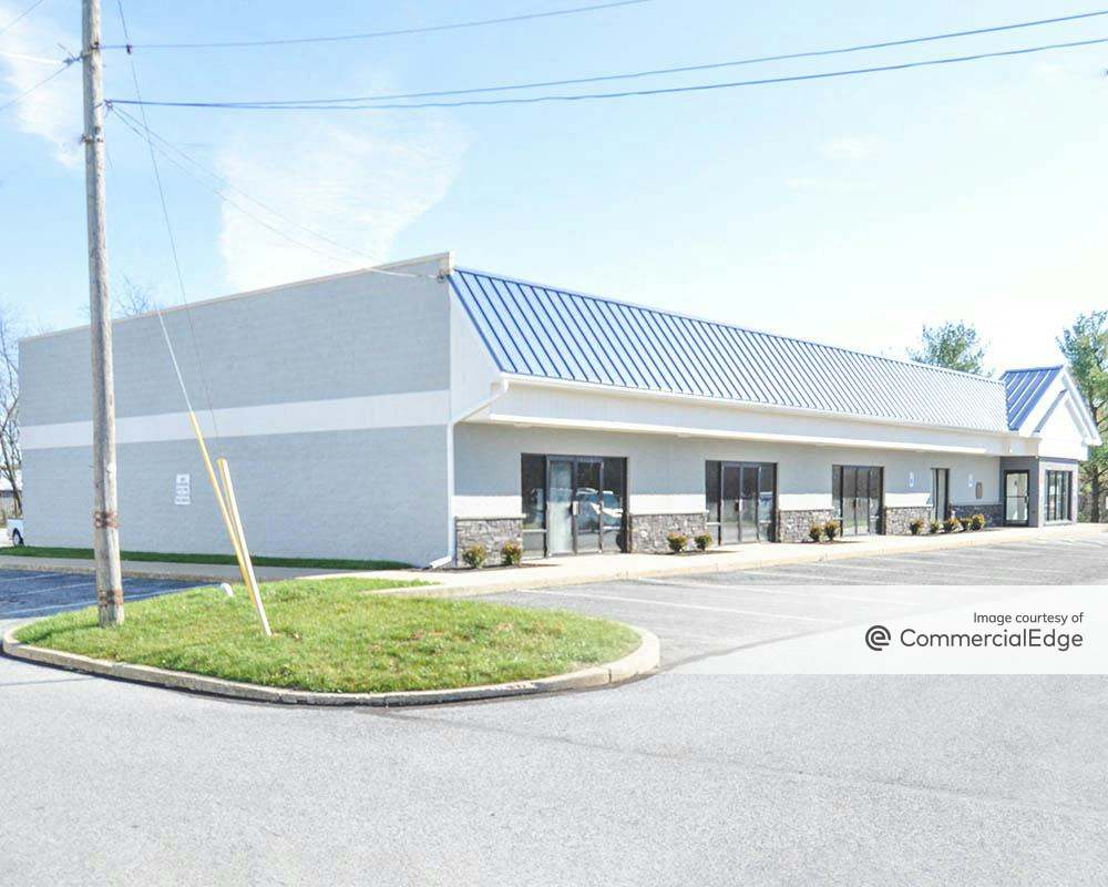 Parkesburg Shopping Center 108 West 1st Avenue, Parkesburg, PA